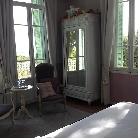Bed & Breakfast Chambres D'hotes Heliotropes *