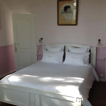 Chambres D'hotes Heliotropes Bed & Breakfast *