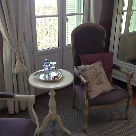 Chambres D'hotes Heliotropes Bed and breakfast