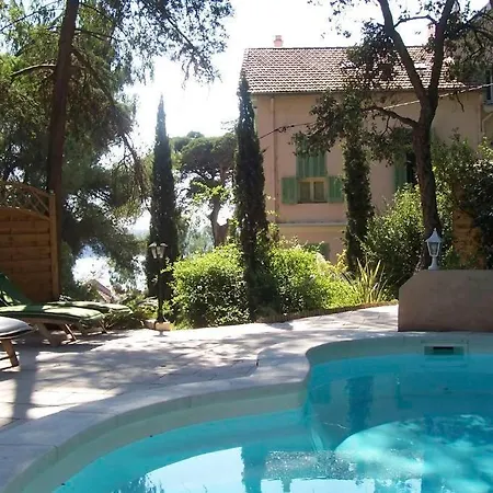 Chambres D'hotes Heliotropes Bed and breakfast